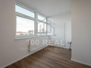 Pronájem bytu 2+kk, Pardubice, třída Míru, 44 m2