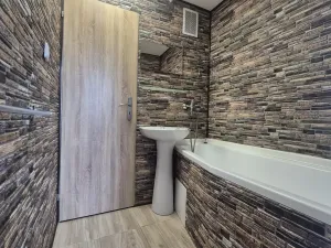 Pronájem bytu 3+1, České Budějovice, Větrná, 60 m2