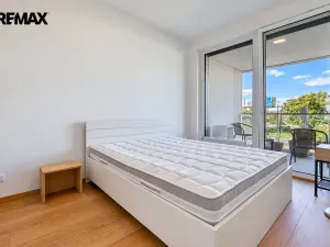Pronájem bytu 2+kk, Praha - Holešovice, Jankovcova, 52 m2