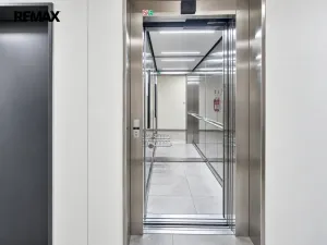 Pronájem bytu 2+kk, Praha - Holešovice, Jankovcova, 52 m2
