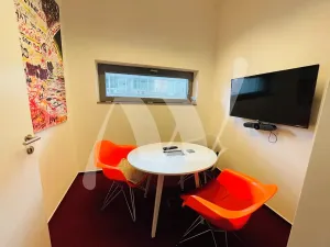 Pronájem kanceláře, Praha - Holešovice, Jankovcova, 337 m2