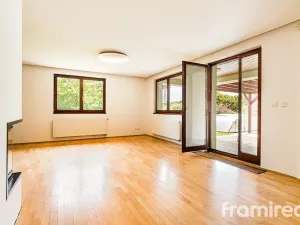 Prodej rodinného domu, Ohrobec, Krátká, 400 m2