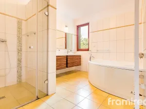 Prodej rodinného domu, Ohrobec, Krátká, 400 m2