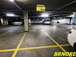 Pronájem garážového stání, Brno, Příkop, 12 m2