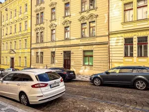 Pronájem bytu 2+kk, Praha - Vinohrady, Rybalkova, 39 m2