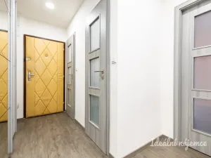 Pronájem bytu 2+kk, Praha - Horní Měcholupy, Nad přehradou, 43 m2