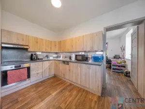 Prodej vícegeneračního domu, Veselá, 265 m2