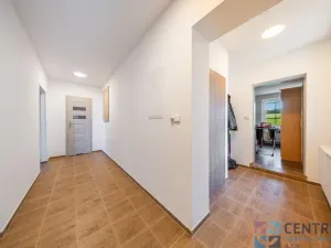 Prodej vícegeneračního domu, Veselá, 265 m2