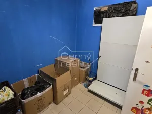 Pronájem obchodního prostoru, Pardubice, Habřinská, 92 m2