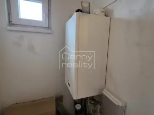 Pronájem obchodního prostoru, Pardubice, Habřinská, 92 m2