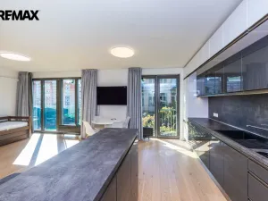 Pronájem bytu 2+kk, Praha - Vršovice, Altajská, 66 m2