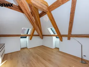 Pronájem bytu 2+kk, Praha - Nusle, Vrtbova, 62 m2