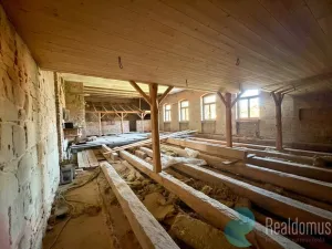 Prodej činžovního domu, Žerčice, 550 m2