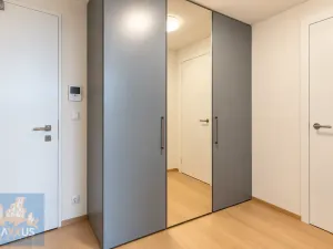 Pronájem bytu 2+kk, Praha - Holešovice, Jankovcova, 60 m2