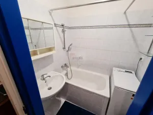 Pronájem bytu 1+1, Praha - Žižkov, Pod lipami, 34 m2