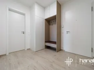 Pronájem bytu 2+kk, Olomouc, Milana Ticháka, 56 m2