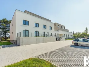 Prodej bytu 1+kk, Praha - Satalice, Za Novákovou zahradou, 34 m2