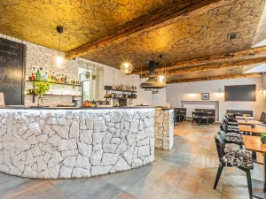 Pronájem restaurace, Praha - Bubeneč, Čs. armády, 133 m2