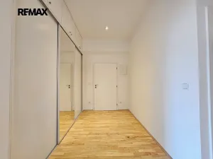 Pronájem atypického bytu, Praha - Vršovice, Čeljabinská, 110 m2