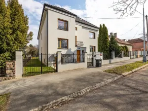 Prodej bytu 2+kk, Praha - Lhotka, K Novému dvoru, 64 m2