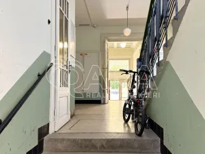 Pronájem kanceláře, Praha - Bubeneč, Bubenečská, 60 m2