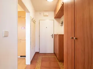 Pronájem bytu 2+kk, Praha - Troja, Olštýnská, 37 m2