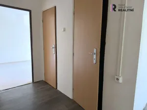 Pronájem bytu 2+1, Ostrov, Kollárova, 55 m2