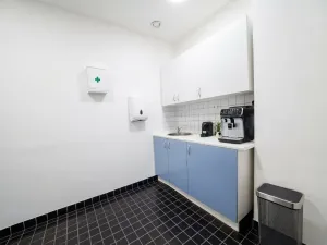 Pronájem kanceláře, Praha - Motol, Plzeňská, 321 m2