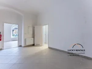 Pronájem obchodního prostoru, Praha - Karlín, Prvního pluku, 58 m2