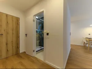 Prodej bytu 2+kk, Praha - Kobylisy, Taussigova, 42 m2