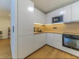 Prodej bytu 2+kk, Praha - Kobylisy, Taussigova, 42 m2