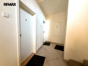 Pronájem bytu 2+kk, Praha - Košíře, Holečkova, 36 m2