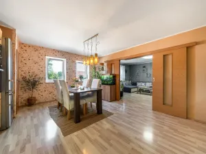 Prodej bytu 3+1, Ostrov, Nádražní, 89 m2