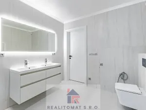 Prodej bytu 4+kk, Praha - Komořany, Pod lesem, 266 m2