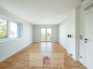 Prodej bytu 4+kk, Praha - Komořany, Pod lesem, 343 m2