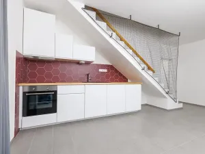 Pronájem atypického bytu, Sedlec, 73 m2
