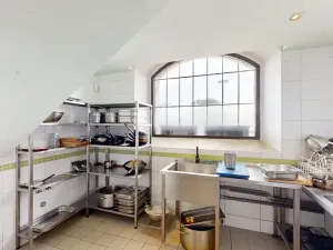 Dražba restaurace, Praha - Holešovice, Jankovcova, 1096 m2