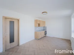 Pronájem bytu 1+kk, Veselí nad Moravou, náměstí Míru, 30 m2
