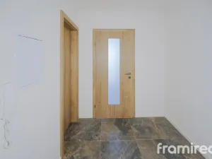 Pronájem bytu 1+kk, Veselí nad Moravou, náměstí Míru, 30 m2