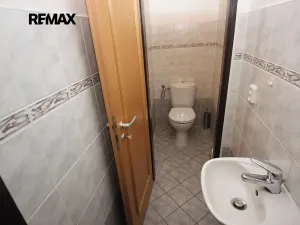 Prodej obchodního prostoru, Praha - Hlubočepy, Voskovcova, 141 m2