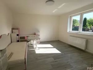 Pronájem bytu 2+1, Komorní Lhotka, 60 m2