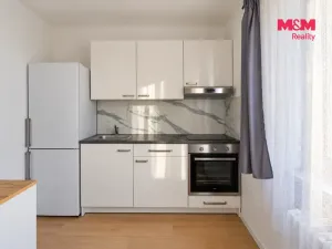 Pronájem bytu 1+1, Pardubice - Bílé Předměstí, Na Okrouhlíku, 28 m2