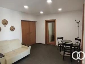 Pronájem kanceláře, Zašová, 90 m2