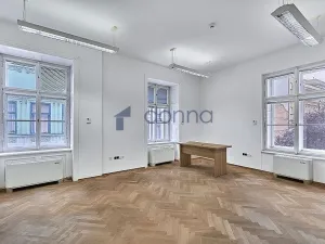 Pronájem kanceláře, Praha, Soukenická, 212 m2