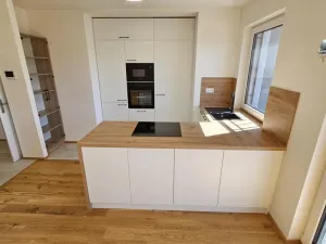 Prodej bytu 2+kk, Bystřice nad Pernštejnem, Masarykovo náměstí, 65 m2