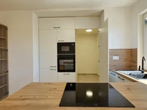 Prodej bytu 2+kk, Bystřice nad Pernštejnem, Masarykovo náměstí, 65 m2