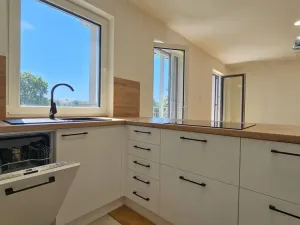 Prodej bytu 2+kk, Bystřice nad Pernštejnem, Masarykovo náměstí, 65 m2