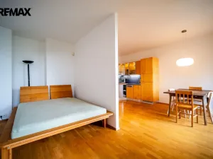 Pronájem bytu 2+kk, Praha - Smíchov, Pod Hybšmankou, 53 m2