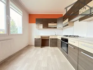 Prodej bytu 4+1, Tachov, Želivského, 80 m2