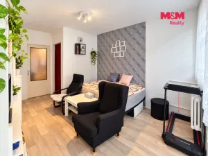 Prodej bytu 2+1, Čelákovice, náměstí 5. května, 57 m2
